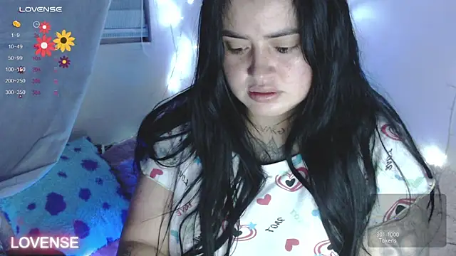 Snapshot of PamelaDoouce chatting on January 14, 2025, 10:59 am PamelaDoouce online show from January 14, 2025, 10:59 am