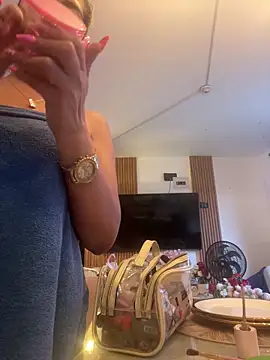 JoannaStanford online show from October 24, 2025, 10:09 pm