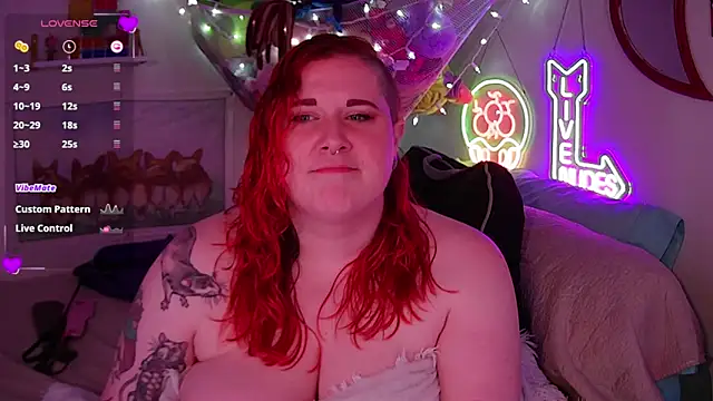 Snapshot of opalreigning chatting on September 17, 2025, 7:54 am opalreigning online show from September 17, 2025, 7:54 am