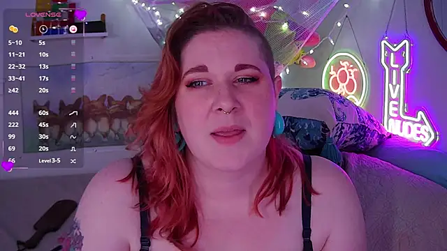 Snapshot of opalreigning chatting on January 15, 2025, 12:36 pm opalreigning online show from January 15, 2025, 12:36 pm