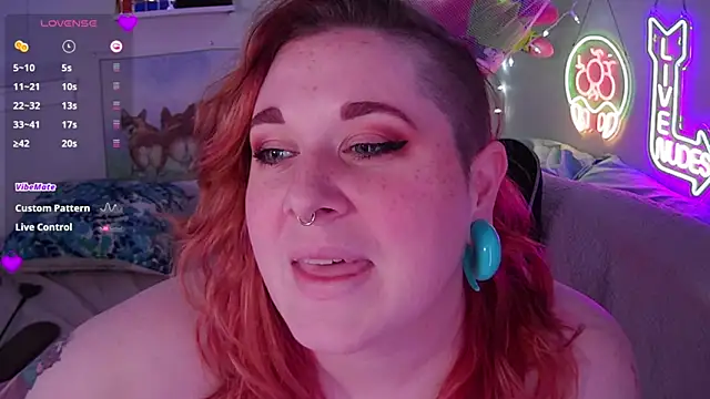 Snapshot of opalreigning chatting on January 13, 2025, 8:47 am opalreigning online show from January 13, 2025, 8:47 am