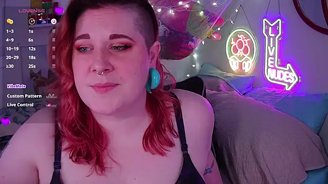 Snapshot of opalreigning chatting on February 1, 2025, 11:53 am opalreigning online show from February 1, 2025, 11:53 am