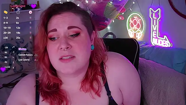 Snapshot of opalreigning chatting on February 24, 2025, 10:59 am opalreigning online show from February 24, 2025, 10:59 am