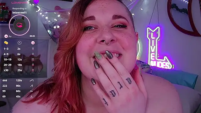 Snapshot of opalreigning chatting on March 10, 2025, 11:55 am opalreigning online show from March 10, 2025, 11:55 am