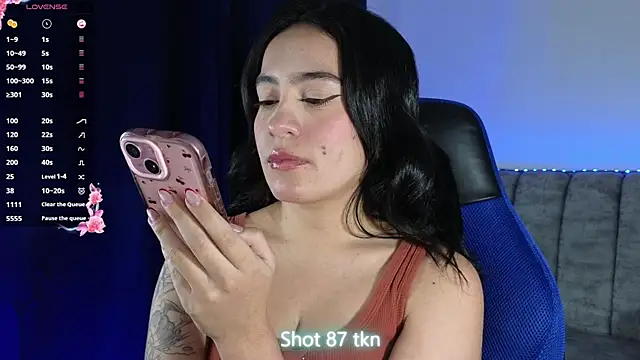 Snapshot of ZaraDames_ chatting on July 13, 2026, 5:40 am ZaraDames online show from July 13, 2026, 5:40 am