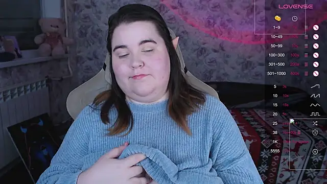 Estelle Hicks online show from December 19, 2025, 6:32 pm