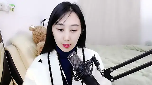 Snapshot of Alcohol_1 chatting on January 9, 2025, 2:18 pm Alcohol 1 online show from January 9, 2025, 2:18 pm