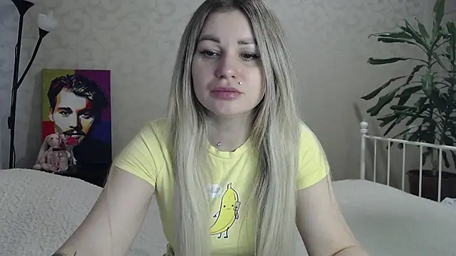 ShyEvaa online show from April 7, 2026, 11:12 am