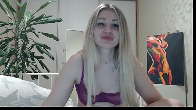 Snapshot of ShyEvaa chatting on May 4, 2026, 3:26 pm ShyEvaa online show from May 4, 2026, 3:26 pm