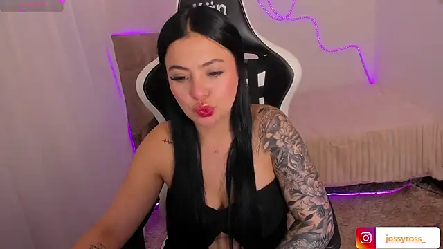 Victoryyy  online show from November 8, 2025, 10:24 pm