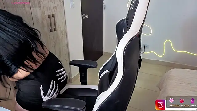 Victoryyy  online show from February 26, 2026, 10:43 pm