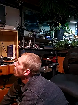 mrwinsalot88 online show from November 11, 2025, 9:42 pm