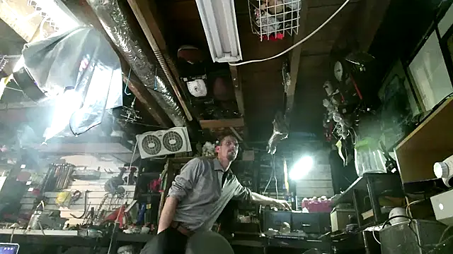 mrwinsalot88 online show from October 15, 2025, 3:49 am