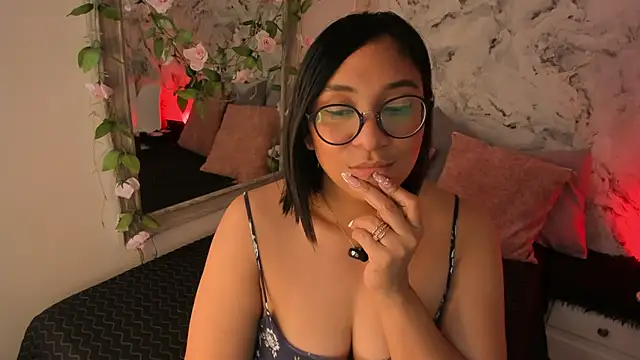 Bella desi  online show from May 27, 2026, 2:02 pm