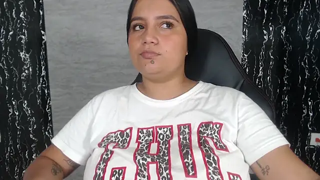 evelin 999  online show from March 7, 2025, 9:59 pm