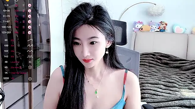 Snapshot of FeiFei-babe chatting on February 28, 2025, 4:32 am FeiFei-babe online show from February 28, 2025, 4:32 am