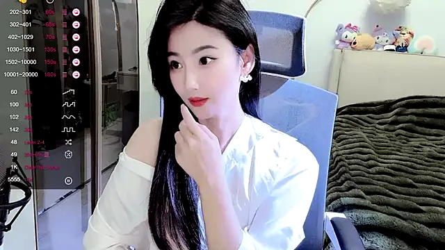 Snapshot of FeiFei-babe chatting on March 4, 2025, 5:56 pm FeiFei-babe online show from March 4, 2025, 5:56 pm