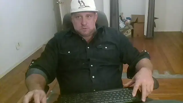 Snapshot of poundyouout69 chatting on November 26, 2025, 10:10 pm poundyouout69 online show from November 26, 2025, 10:10 pm