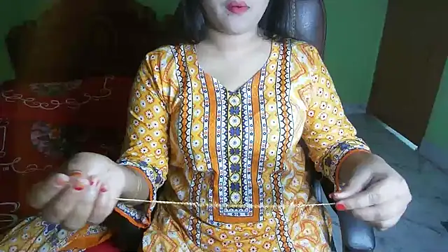 BengaliQueenStar online show from March 18, 2026, 5:47 pm