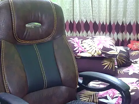 BengaliQueenStar online show from October 7, 2025, 3:35 pm