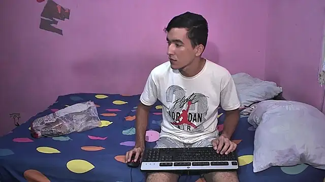 Sweetiefoxxx online show from April 10, 2026, 7:21 pm