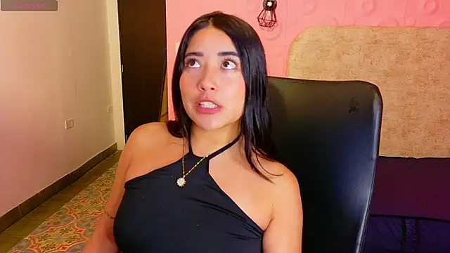 Snapshot of Susy_thomson chatting on October 13, 2025, 4:14 am Susy thomson online show from October 13, 2025, 4:14 am