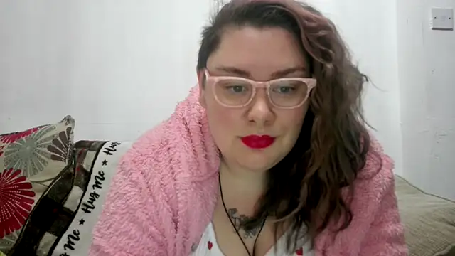 Snapshot of Bustycurves chatting on November 16, 2025, 1:54 am Bustycurves online show from November 16, 2025, 1:54 am