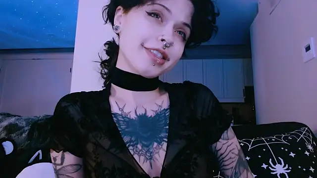 NaughtyLittleFox online show from April 10, 2026, 7:04 am