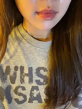 minmin2kk5 online show from April 2, 2026, 6:53 am