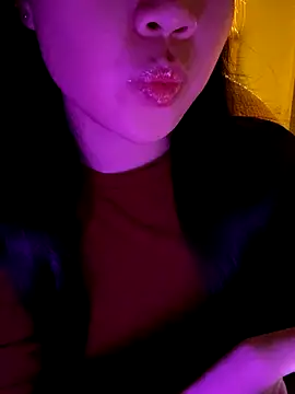 minmin2kk5 online show from November 2, 2025, 3:06 pm