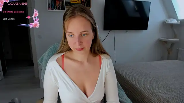 Snapshot of violet_blue_eyes chatting on September 10, 2025, 1:10 pm violet blue eyes online show from September 10, 2025, 1:10 pm