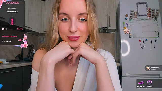 Snapshot of violet_blue_eyes chatting on February 12, 2025, 1:16 pm violet blue eyes online show from February 12, 2025, 1:16 pm