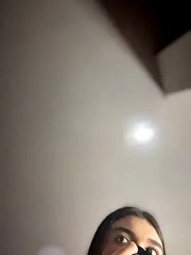 saracaball  online show from December 4, 2025, 1:26 am