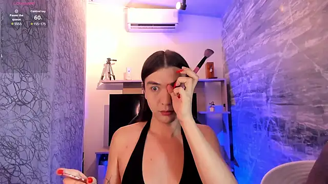 Snapshot of saracaball_ chatting on February 9, 2026, 8:51 pm saracaball online show from February 9, 2026, 8:51 pm