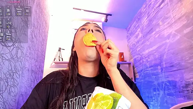 Snapshot of saracaball_ chatting on February 9, 2026, 3:15 am saracaball online show from February 9, 2026, 3:15 am