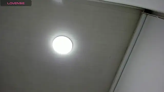 Cherllynn online show from November 24, 2025, 3:34 pm