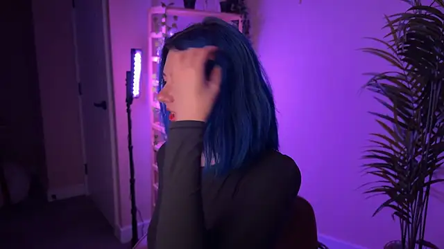  vixenp online show from December 4, 2025, 6:29 pm