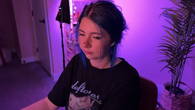  vixenp online show from November 30, 2025, 6:19 pm