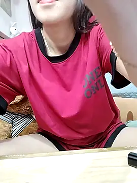 cream1299 online show from December 17, 2025, 2:38 am