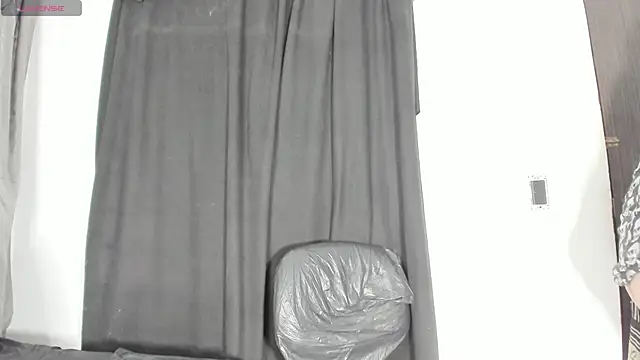 eva1saenz online show from February 9, 2025, 1:55 am