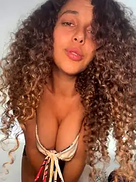 Rati Curly online show from October 6, 2025, 9:04 pm