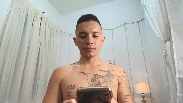 andeerr  online show from March 3, 2025, 10:42 pm