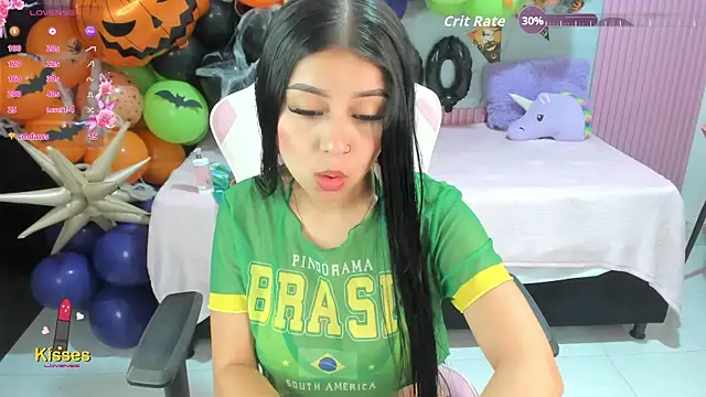 Snapshot of Yuli_16 chatting on October 22, 2025, 11:09 am Yuli 16 online show from October 22, 2025, 11:09 am