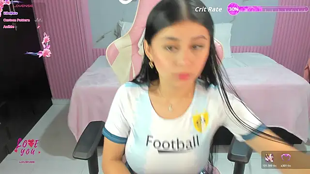 Snapshot of Yuli_16 chatting on November 12, 2025, 11:03 am Yuli 16 online show from November 12, 2025, 11:03 am