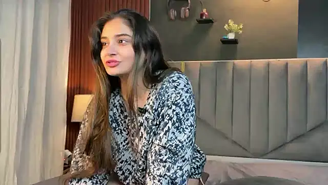 Snapshot of demieliss chatting on December 20, 2025, 5:38 pm demieliss online show from December 20, 2025, 5:38 pm