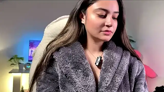 Snapshot of demieliss chatting on February 4, 2026, 1:22 am demieliss online show from February 4, 2026, 1:22 am