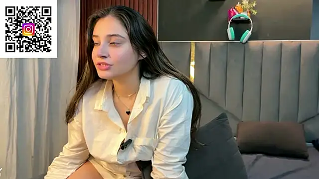 Snapshot of demieliss chatting on November 26, 2025, 6:08 pm demieliss online show from November 26, 2025, 6:08 pm