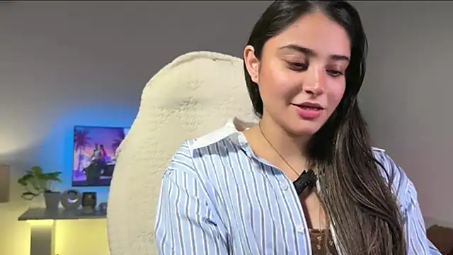 Snapshot of demieliss chatting on February 2, 2026, 7:07 am demieliss online show from February 2, 2026, 7:07 am