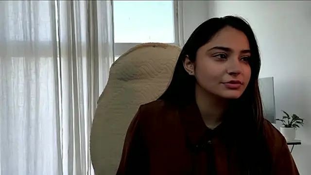 Snapshot of demieliss chatting on February 14, 2026, 5:07 am demieliss online show from February 14, 2026, 5:07 am