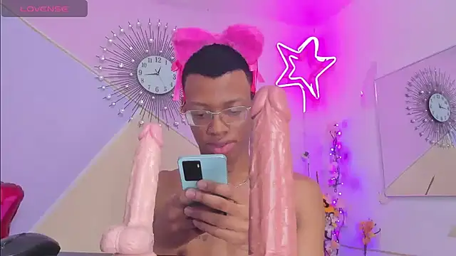 Tiffany Valentine15 online show from November 4, 2025, 6:44 pm